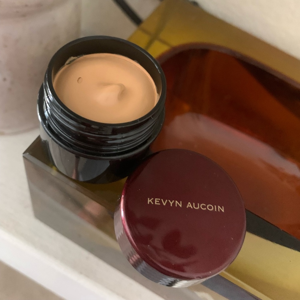 KEVYN AUCOIN SENSUAL SKIN ENHANCER 5-in-1 concealer, corrector, foundation NEW